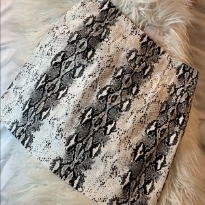 boutique skirt paid $42 & never worn!!